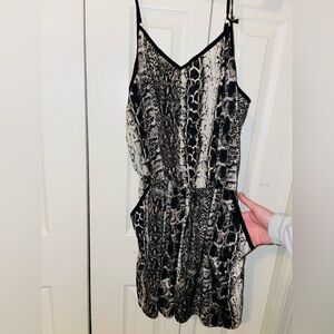 Women’s Large Romper With Imperfection Shown In Last Pic